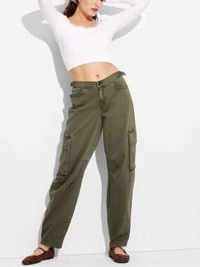 Wild Fable Women's Mid-Rise Barrel Cargo Pants Size XXS